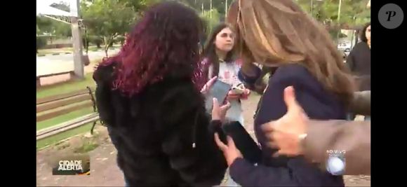 'Dá licença, Grace. Tá louca?', disse ele no ar. A jornalista reagiu: 'Por que você me empurrou?', ao que Martins respondeu: 'Porque você entra na minha frente propositalmente, e não é a primeira vez que isso acontece'.