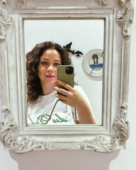 Leandra Leal usou suas redes sociais e comentou sobre pressões estéticas que sofreu ao longo de sua carreira