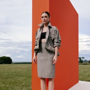 Rosto da campanha de Inverno da Arezzo, Isabelle Drummond aposta em versatilidade e informação de moda