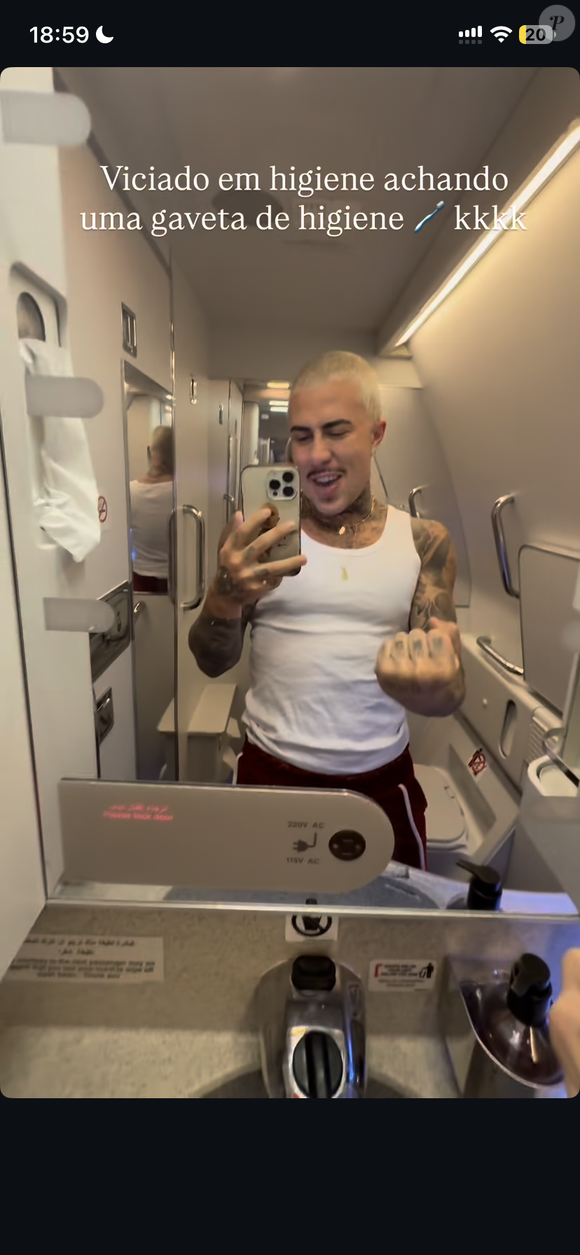 'O pijaminha que deram para nós. Pijaminha safado', dispara MC Daniel em vídeo polêmico dentro de avião