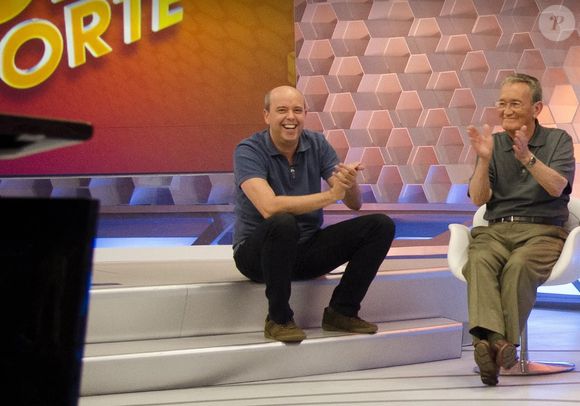 Léo Batista é conhecido como 'Voz Marcante' do jornalismo