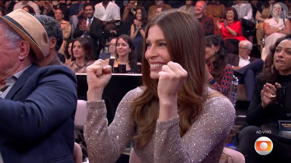 Grazi Massafera vibrou muito durante o discurso de Murilo Benício