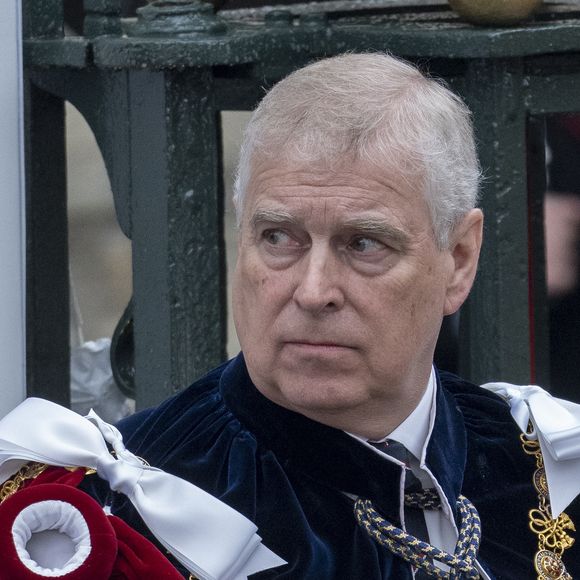 Ex-príncipe Andrew preso: investigação durou cerca de 10 dias e envolve acusação de 'má conduta em cargo público' do irmão de Charles III