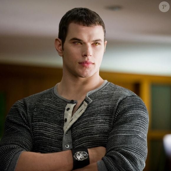 Kellan Lutz, o Emmett Cullen de 'Crepúsculo', trocou a Califórnia pelo Tennessee e passou a viver em Franklin com a família