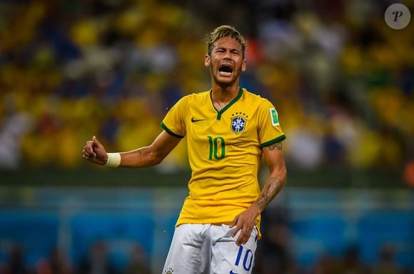 Neymar sofreu fratura no jogo Brasil x Colômbia na Copa do Mundo 2014, sua última partida naquele Mundial
