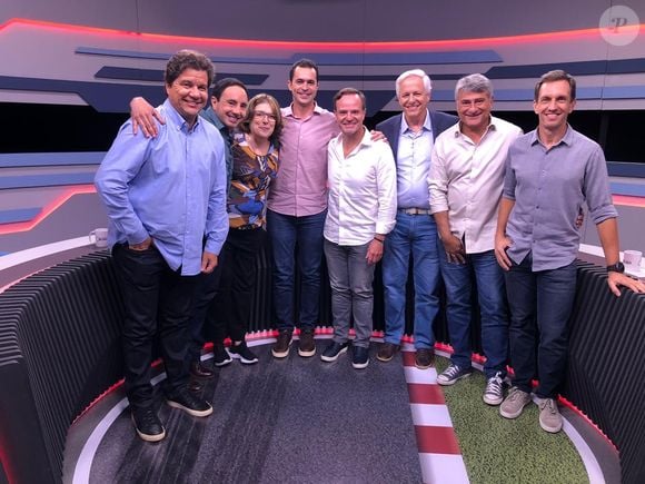 Rubens Barrichello usou a carteira de motorista do pai para se inscrever em competição antes dos 18 anos - piloto em foto durante gravação na Globo