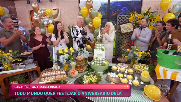 Web reage à festa em pleno feriado e transforma momento em fenômeno nas redes sociais