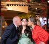 Separados, Tânia Mara e Jayme Monjardim posaram com a filha em festa de debutante