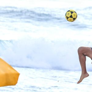 Eriberto Leão esteve acompanhado do filho caçula Gael, de 7 anos, com quem jogou altinha