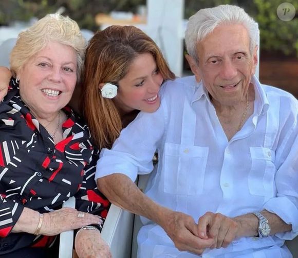 William Mebarak, pai de Shakira, sofreu um acidente vascular cerebral no último sábado (02). A informação é da revista espanhola ¡HOLA!