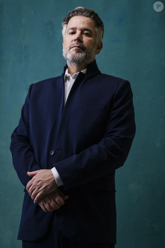 Em 'Três Graças', Murilo Benício vive Santiago Ferette, um empresário bem-sucedido envolvido em um esquema ilegal de remédios