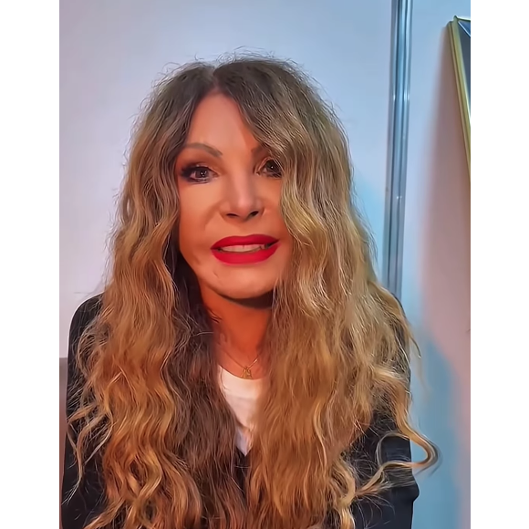 Neste vídeo, a beleza de Elba Ramalho deu o que falar por sua transformação no rosto