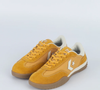 O amarelo voltou com força na moda e o novo tênis da Converse entra na tendência sem perder a versatilidade. Um modelo confortável, moderno e perfeito para quem ama produções práticas e cheias de atitude