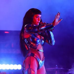 Katy Perry ‘puxou a calcinha para o lado e esfregou sua 'vagina nojenta' no meu rosto até que meus olhos se abriram e eu vomitei nela’, diz o relato de Ruby