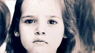 Essa menina seria chamada de ‘nepobaby’ nos dias de hoje, mas teve a vida interrompida por um assassinato chocante. Reconhece?