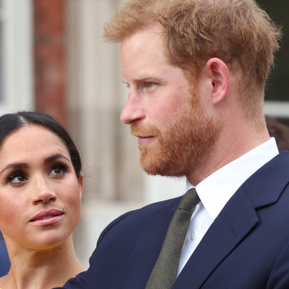 Ninguém aguenta? Meghan Markle e Príncipe Harry perdem assessora pela 11ª vez e motivo chocante vem à tona: 'Gota d'água'