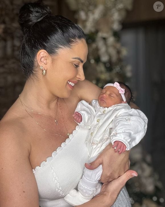 Graciele Lacerda revelou já ter emagrecido 10 kg desde o nascimento de Clara