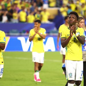 Foto de Endrick após Brasil x Escócia viraliza por detalhe envolvendo Vini Jr. e faz torcedores sonharem com o hexa na Copa do Mundo 2026