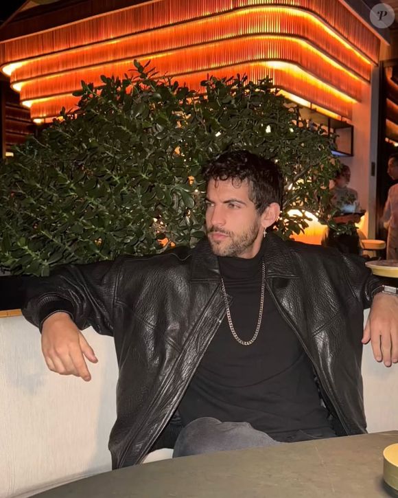 Na vida real, pouca gente sabe que o bonitão já foi soldado na artilharia do exército e serviu seu país por 10 anos