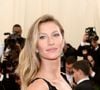 Gisele Bündchen também é fã do abacaxi na dieta. Sua receita favorita é um picolé da fruta com espirulina, além de consumir a fruta pura