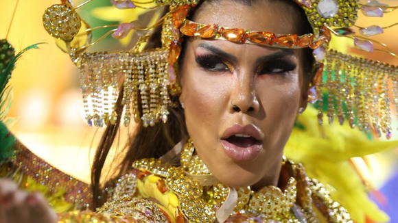 'Me desmoralizou. É lamentável': musa da Acadêmicos de Niterói protagoniza barraco pesado que quase acaba em agressão; entenda!