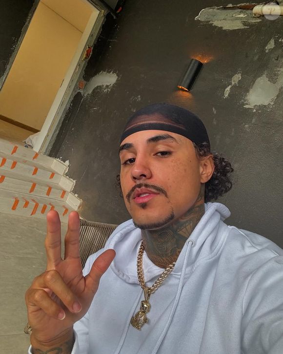 Segundo colunista, MC Livinho teve que desistir do quadro do 'Domingão' devido a fortes dores durante os ensaios