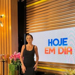 Apresentadora do 'Hoje em Dia', Tici Pinheiro viajou com amigos e equipe na última quarta-feira (02)