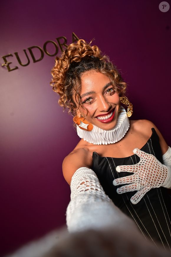 Alice Carvalho: "Aprendi que beleza e cuidado caminham juntos. Em momentos de trabalho intenso, busco momentos de pausa, de reconexão comigo. Beleza, para mim, é sensação de estar confortável"