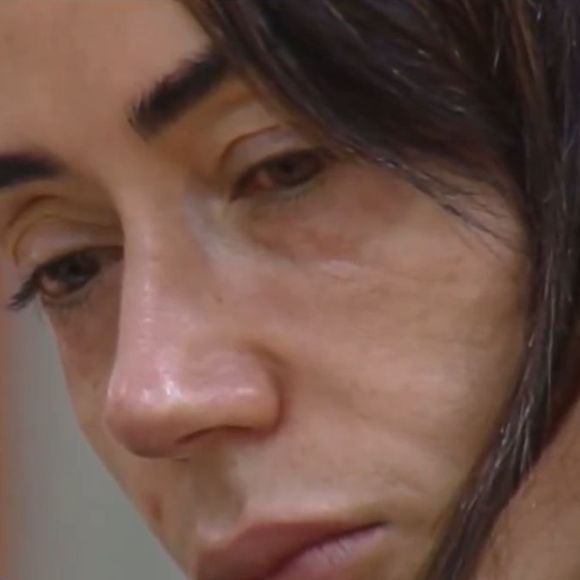 Michelle Barros parece ter ficado bastante abalada após se envolver com Shia