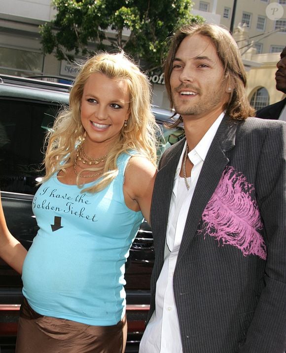 No início dos anos 2000, Britney Spears e Kevin Federline em foto durante gravidez=