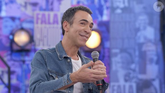 César Tralli ganhou bolsa de estudos em curso de inglês com ajuda da mãe e depois, por seu desempenho, ganhou bolsa para estudar em Londres