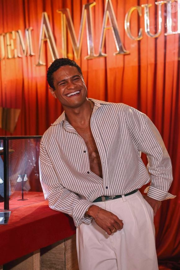 Gui Ferraz prefere não transformar o sucesso em um peso. "É claro que é uma responsabilidade estar num papel de destaque, no horário nobre, mas, como me dedico 100% de corpo e alma, acabo nem pensando nesse peso”, garantiu.