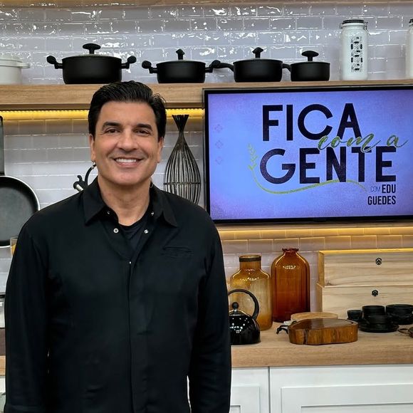 Atual apresentador da RedeTV!, Edu Guedes gravou um vídeo para detalhar melhor a cirurgia e agradecer o carinho do público, na manhã desta quarta-feira (09).