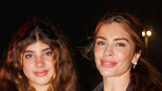 Você piscou e Sofia está gigante: aos 13 anos, filha de Grazi Massafera e Cauã Reymond mostra novo visual em show e semelhança com a atriz impressiona. Fotos!