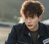 Lee Kang-doo é um ex atleta que tinha o sonho de jogar futebol, mas que viu sua vida mudar completamente após perder o pai no acidente e sofrer uma grave lesão na perna