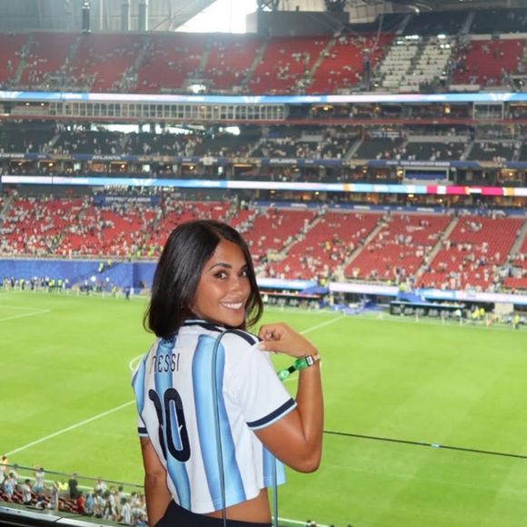 O Audemars Piguet Royal Oak Offshore Lady usado por Antonela Roccuzzo ganhou destaque após a classificação da Argentina às quartas de final da Copa do Mundo de 2026