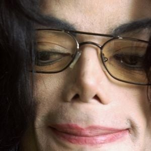 Ao lembrar a conversa com o médico, filha do Michael, Paris Jackson revelou uma frase que mostra como estava sua relação com as drogas naquele momento: "Eu ainda não terminei", disse a cantora ao recordar o pensamento que teve durante o atendimento.
