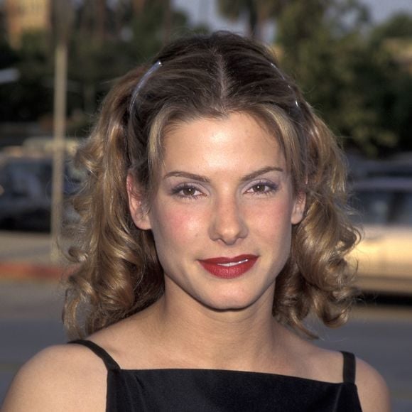 Sandra Bullock também já foi loira, como pode ver neste clique belíssimo