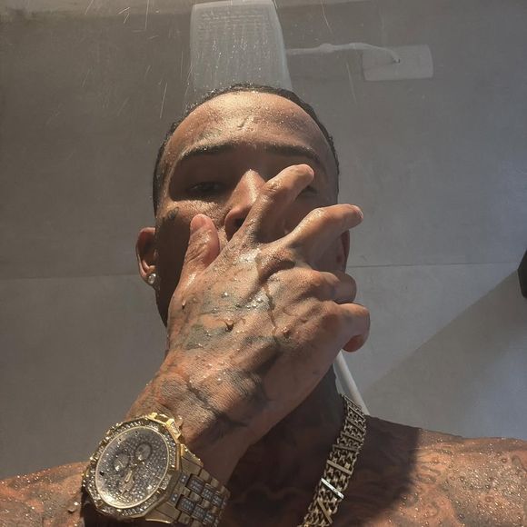 Gato Preto estava em seu apartamento quando foi abordado pelos agentes