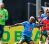 Wesley virou preocupação na Seleção Brasileira após sofrer uma lesão muscular durante o amistoso contra o Egito. O lateral deixou o campo chorando e passará por exames