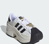O clássico voltou de cara nova. O Adidas Superstar Bold aposta na plataforma elevada e no visual retrô para se destacar entre os lançamentos mais desejados da marca