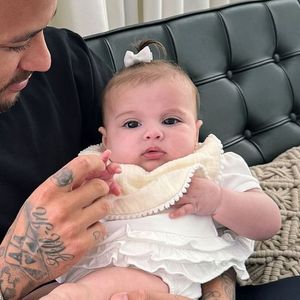 Filha caçula de Neymar, Helena tem 5 meses