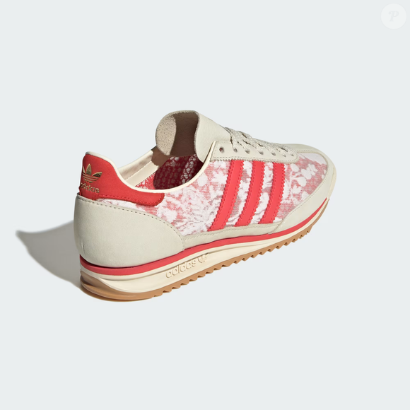 Quem procura um tênis que una conforto e sofisticação encontra no Adidas SL 72 OG X Liberty London uma opção repleta de detalhes exclusivos e inspiração nos anos 70