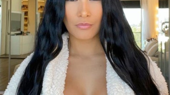 Eita! Simaria posa completamente nua no Instagram e internautas criam teorias: 'Mandou para alguém'