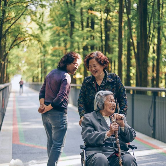 A maturidade nos deixa naturalmente mais seletivos. Muitas vezes, nos afastamos de certos grupos por conta de uma sensação de desconexão emocional