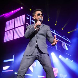 Zezé Di Camargo teve a primeira vitória na Justiça. Com isso, além de excluir o vídeo original e todas as republicações, o Facebook tem 30 dias para apresentar os dados do perfil