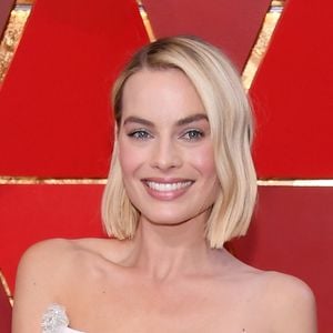 O bob escandinavo desponta como uma das maiores tendências de cabelo para o inverno de 2026 ao unir elegância, praticidade e baixa manutenção. Inspirado no minimalismo nórdico, o corte aposta em linhas suaves, movimento natural e acabamento sofisticado
