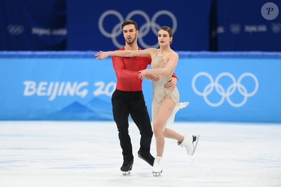 Guillaume Cizeron era parceiro de Gabriella Papadakis desde a infância, mas o fim da parceria, em 2022, acabou em polêmica após ele ser exposto como "controlador" e "exigente" em um livro