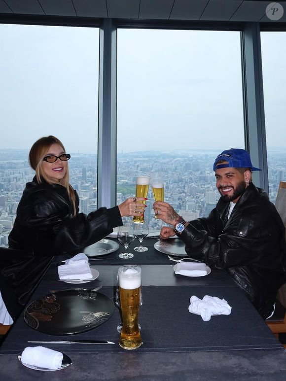 Virginia e Zé Felipe viajaram para o Japão sem os filhos, porém cantor não gostou de ver a viagem sendo exposta na web