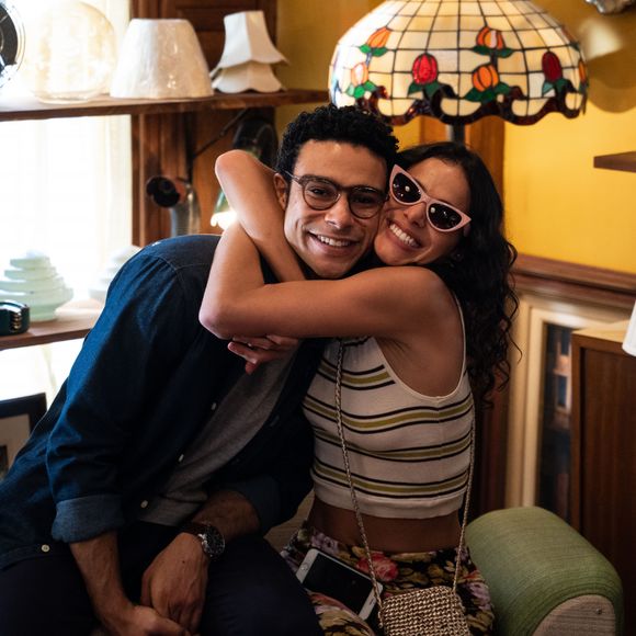 Bruna Marquezine estrelou a série 'Amor da Minha Vida' ao lado do ator Sérgio Malheiros e grande elenco; a produção foi sucesso no Brasil.